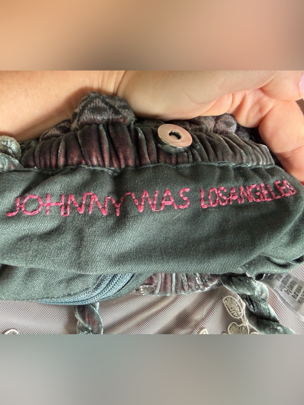 Johnny Was Los Angeles Velvet Floral Embroidered Bucket Bag Purse - Gray & Pink - Picture 7 of 7